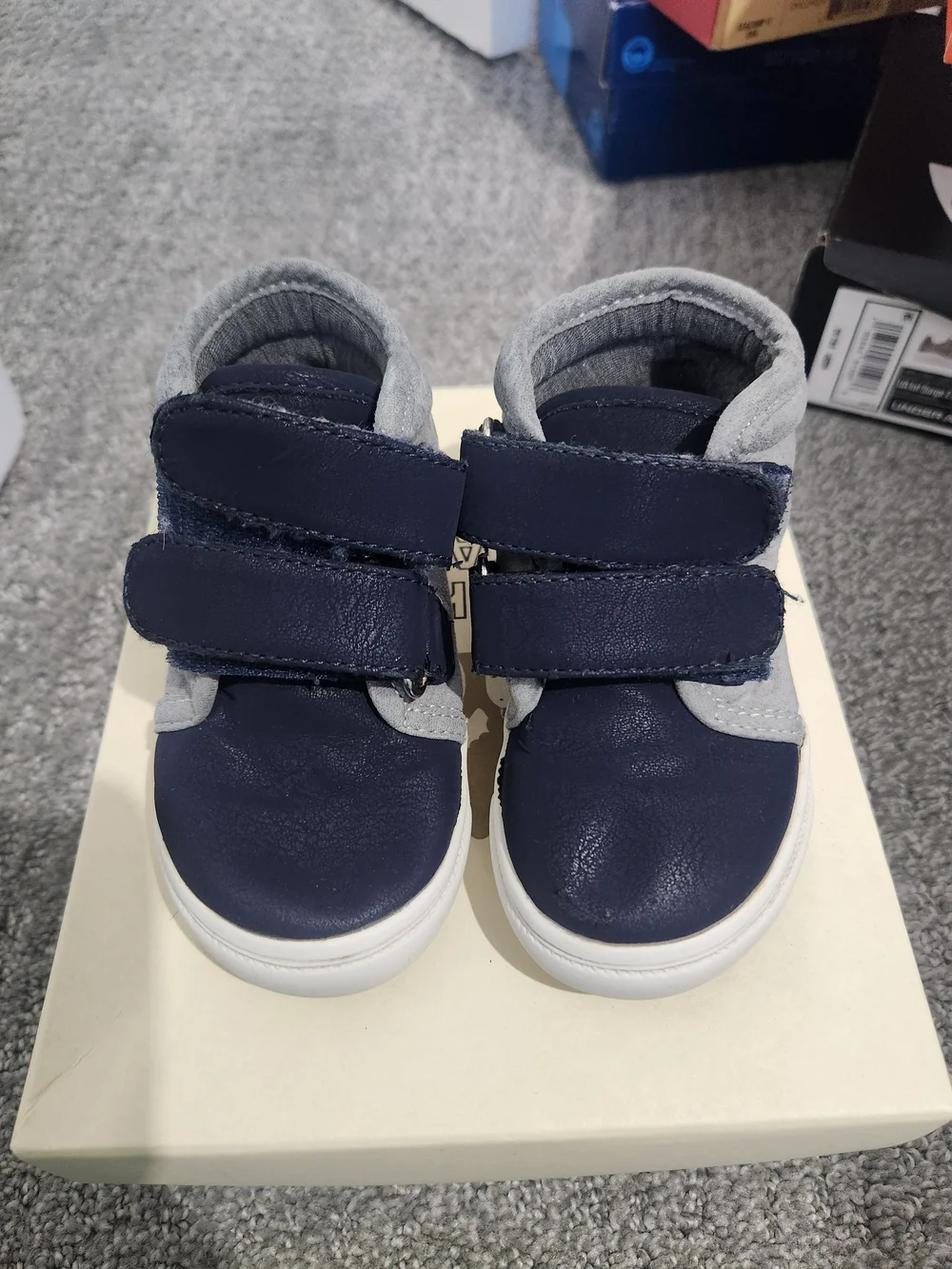 Kids Navy and Light Gray Velcro Sneakers Tucker + Tate Size 5